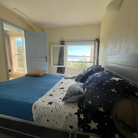 F2 With Panoramic Sea Views Apartmán *